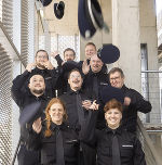 Die Ordnungswache bei der "dritten Aufnahmeprüfung" - Dienstkappe werfen für den Fotografen Martin. © Stadt Graz/Foto Fischer Die Ordnungswache bei der "dritten Aufnahmeprüfung" - Dienstkappe werfen für den Fotografen Martin.