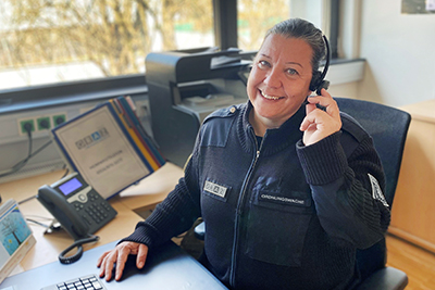 GPS-Mitarbeiter am Telefon © GPS GPS-Mitarbeiter am Telefon